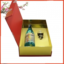 Hộp quà rượu sake vảy vàng Kimibandai